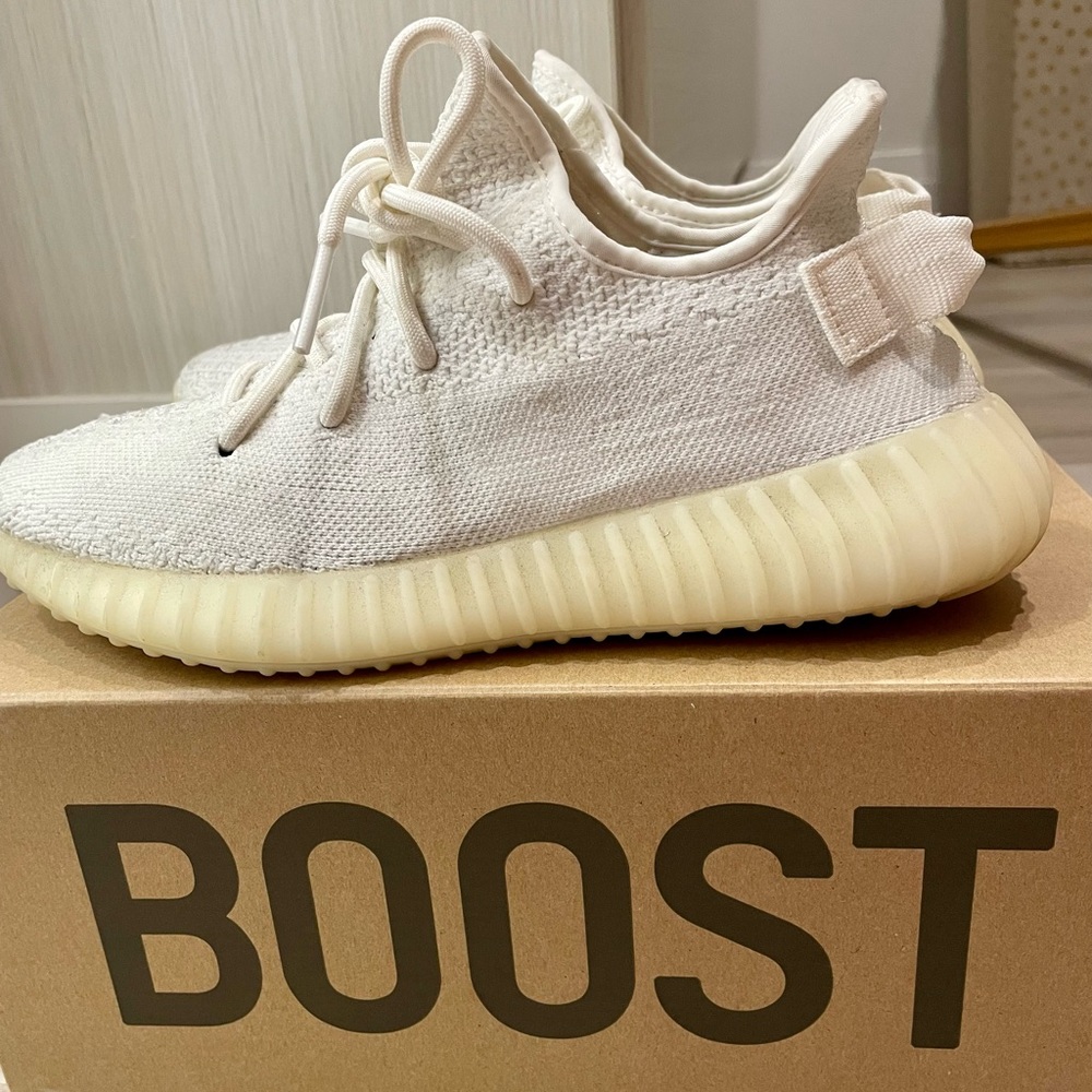 YEEZY BOOST 350 V2 White Size 7.5 | Like New